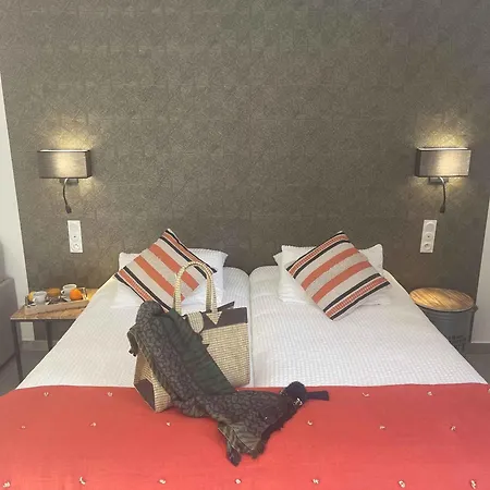 Hotel Les Loges Du Luberon 3*
