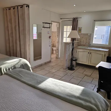 Hotel Les Loges Du Luberon 3*
