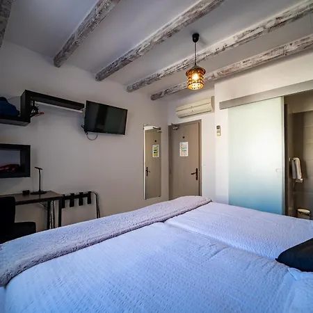 Les Loges Du Luberon Hotel 3*